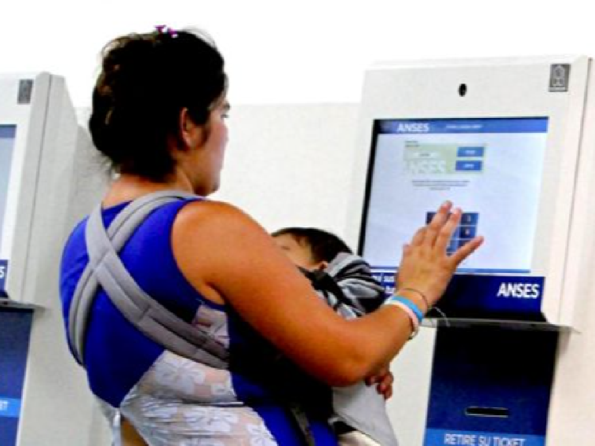 Quiénes recibirán las ayudas de 15.000 y 18.000 pesos que dispuso el Gobierno