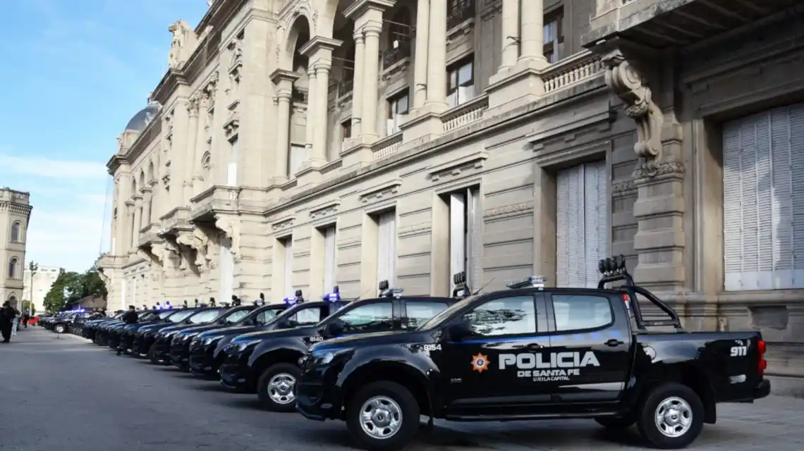 Entregaron 20 nuevas camionetas a la Policía de la URI