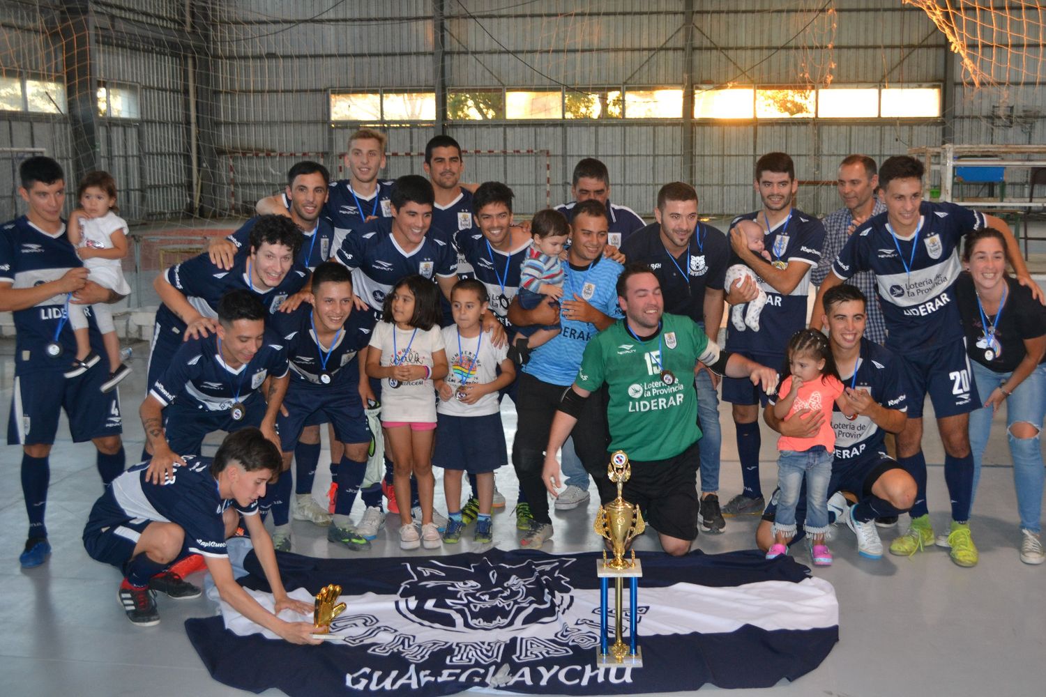 Fútbol de Salón: en una final apasionante, Gimnasia venció a Santos y  es campeón entrerriano por primera vez en su historia