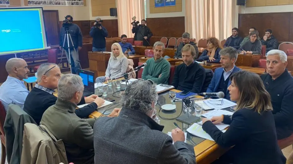 Mesa de trabajo por las rotondas de Champagnat: "La solución es la circunvalación"