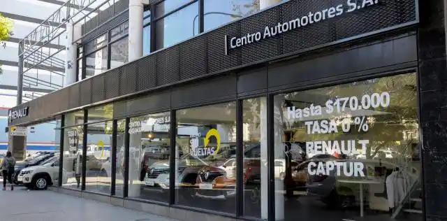 Las concesionarias buscan vender un stock de 260 mil autos

