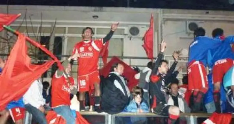 Fútbol: Mitre tricampeón