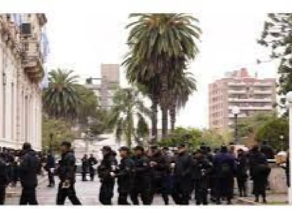 Una marcha de antorchas en Jujuy acrecienta el miedo a una posible escalada de violencia en la provincia