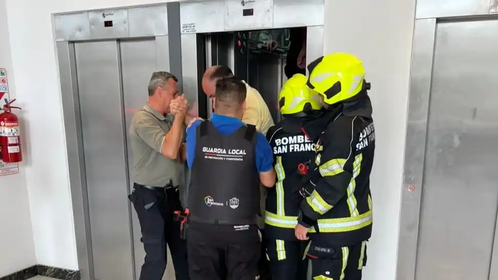 El momento del rescate (Foto: Bomberos)