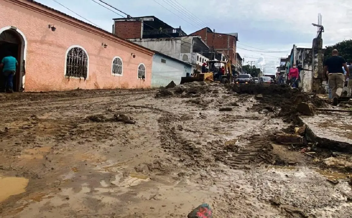 ¡Táchira y Mérida INCOMUNICADOS! Al menos ocho viviendas afectadas por fuertes lluvias