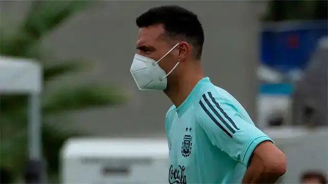 Scaloni confirmó que no viajará a Chile por Covid positivo