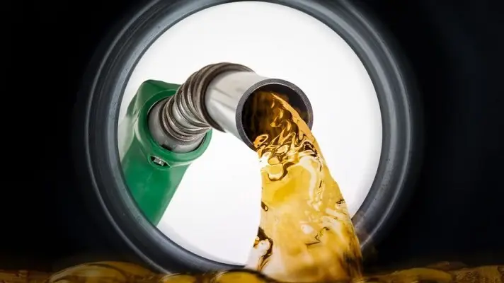 Mezclarán gasolina iraní con la venezolana: esperan mejorar el octanaje