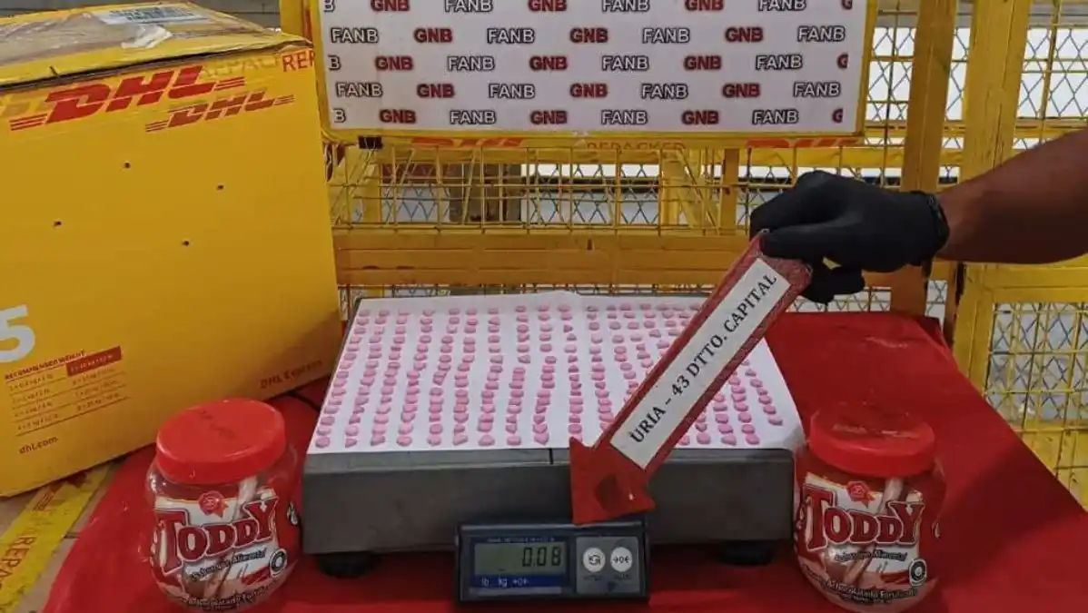 Enviarían 268 pastillas de éxtasis a EE.UU. en un paquete de encomienda