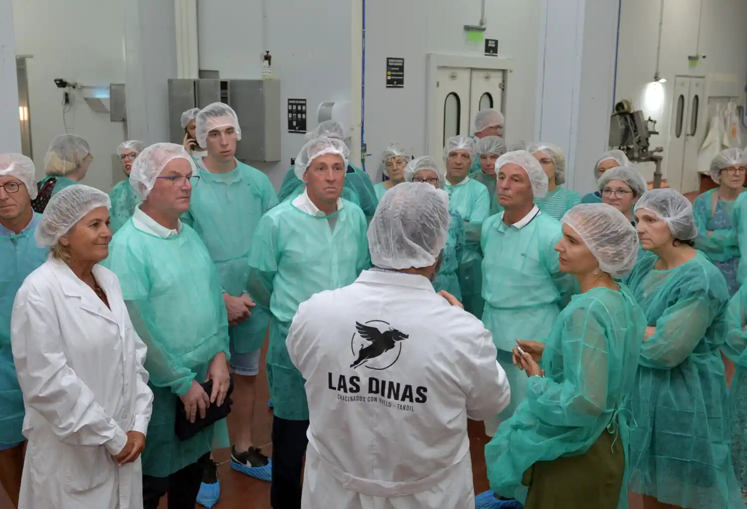 Un grupo de empresarios y productores franceses provenientes de la región de Normandía visitó Tandil.