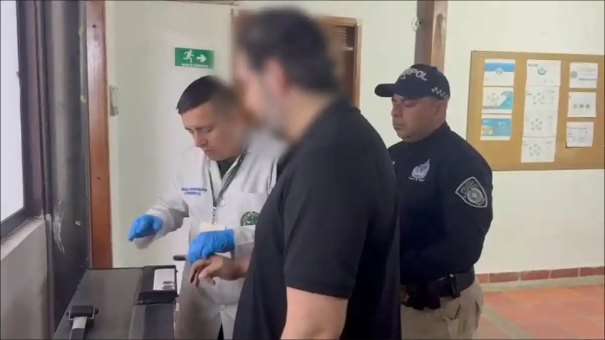 Capturan en Colombia a cirujano mexicano que estaba solicitado con «notificación roja» por acoso y abuso sexual