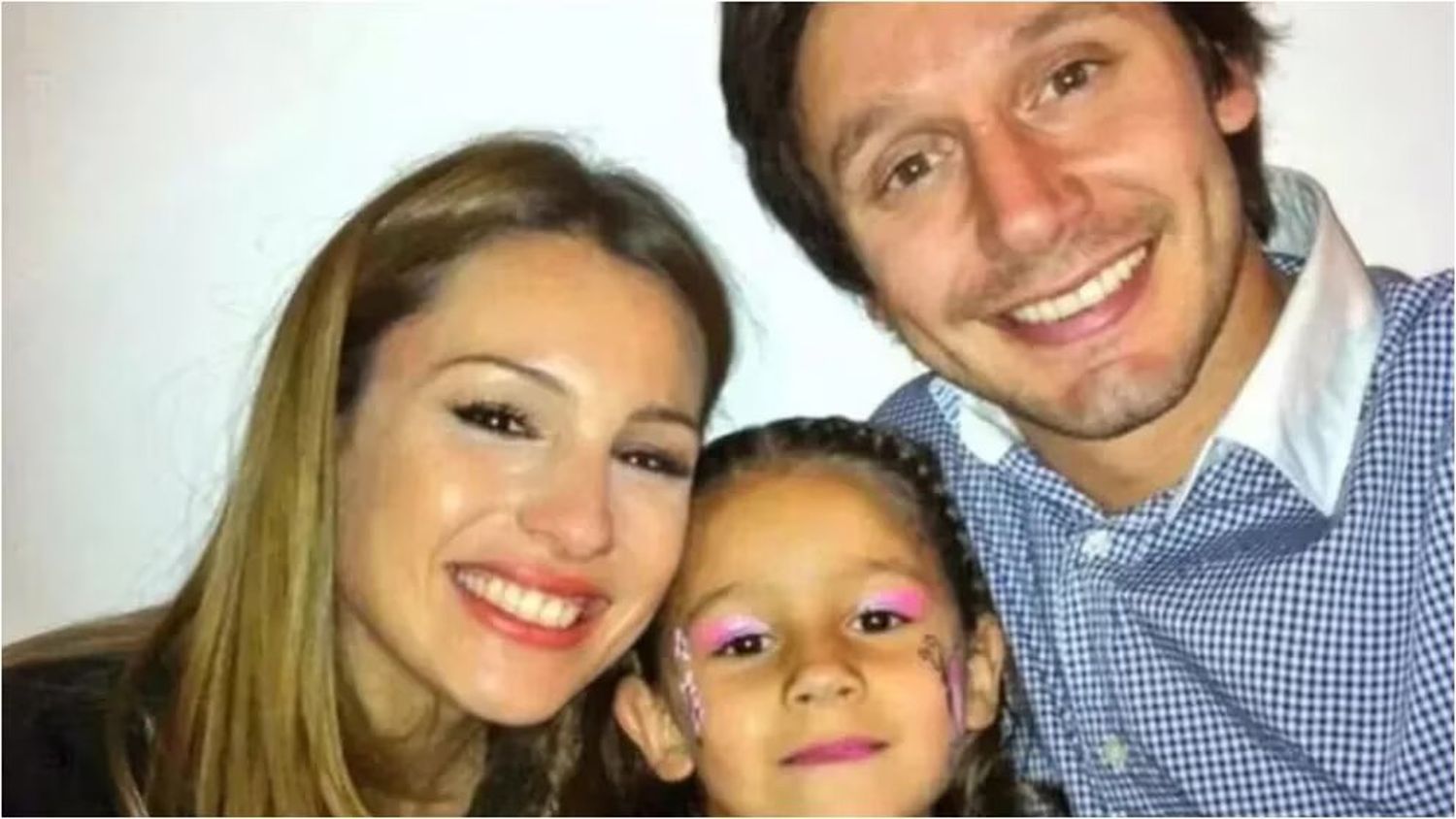 Pampita y Benjamín Vicuña junto a su hija Blanca, fallecida en 2012