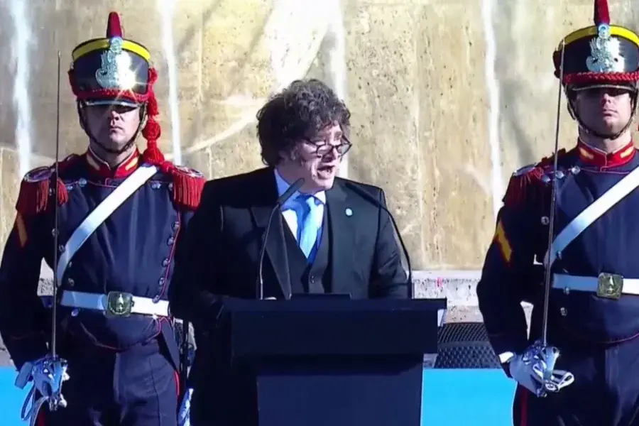 Milei encabezó el acto por el Día de la Bandera en Rosario, con Belgrano como eje: "El gran promotor de la libertad"