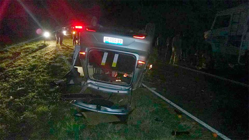 Un vacuno suelto en la ruta ocasionó el vuelco de dos vehículos