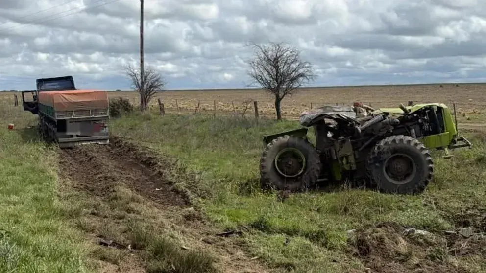 Un muerto y un herido grave tras un choque frontal entre un tractor y un camión