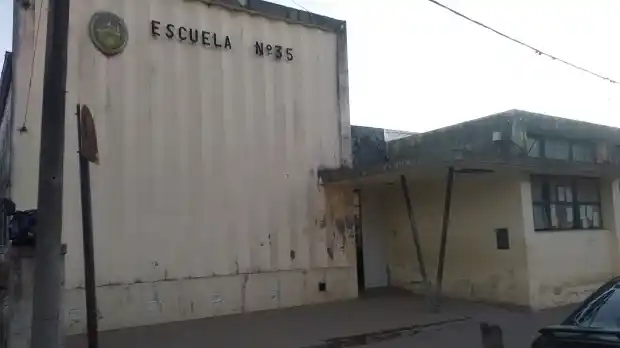 Robaron la escuela 35 y se llevaron la plata para el servicio de emergencia