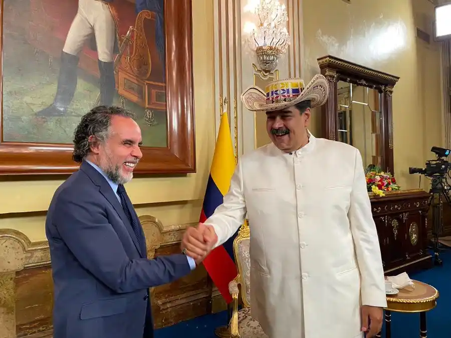 ¡RESTABLECEN RELACIONES DIPLOMÁTICAS! Maduro recibe al embajador de Colombia, Armando Benedetti