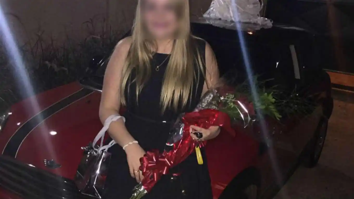 Le regalaron un auto para sus 15 años, chocó y mató