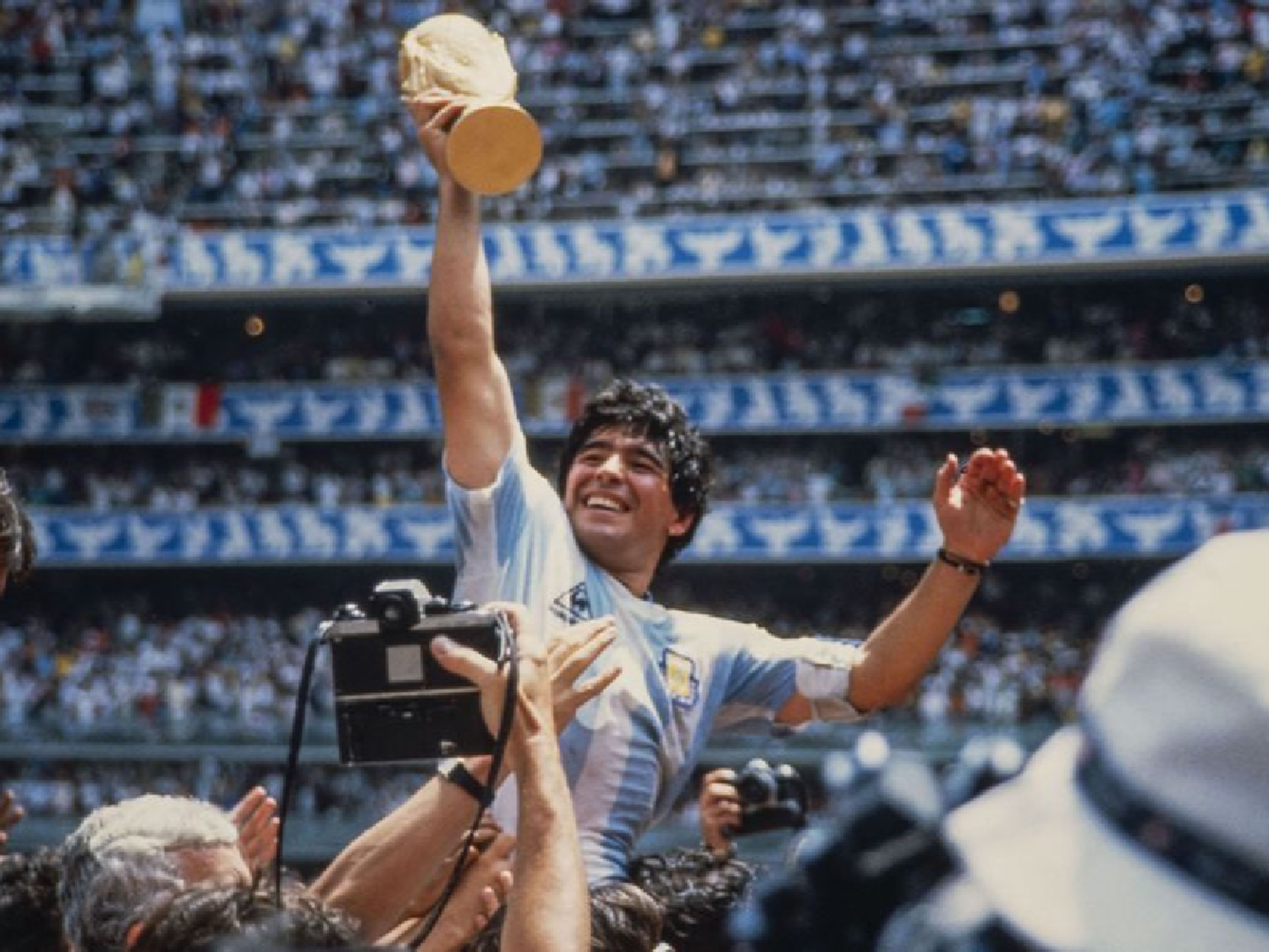 La Fifa homenajeó a Maradona