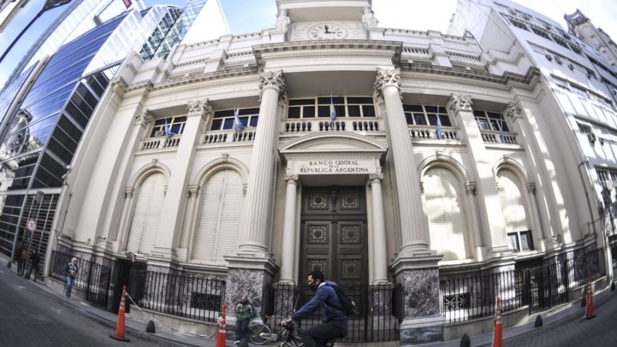 Banco Central: nuevas medidas para defender las reservas y evitar maniobras con importaciones