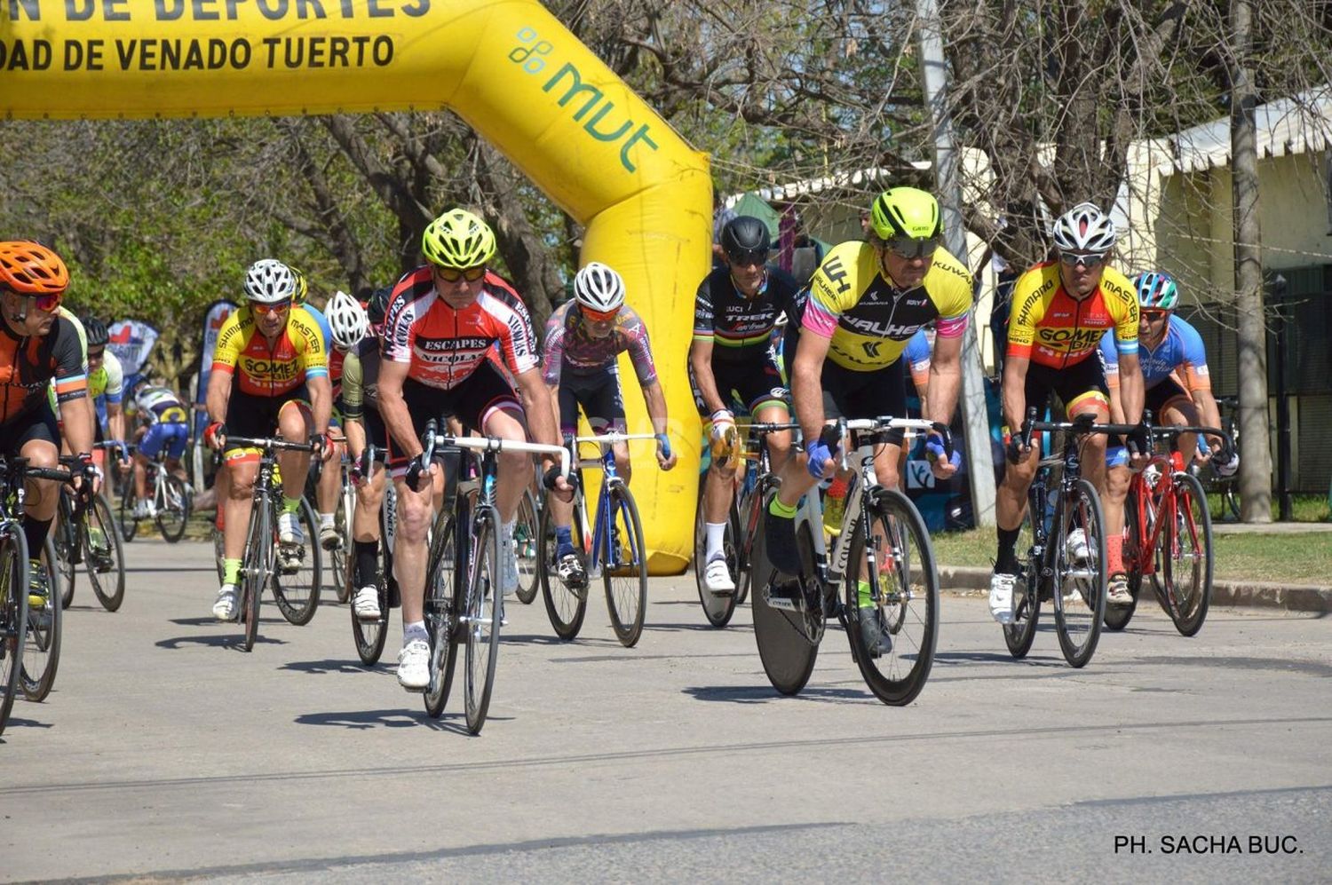 Primera gran carrera organizada por la Asociación Ciclistas Unidos