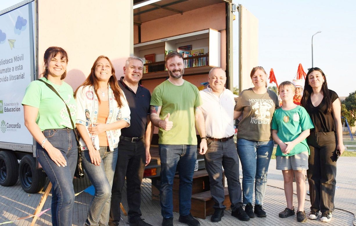 Se inauguró la Biblioteca Móvil