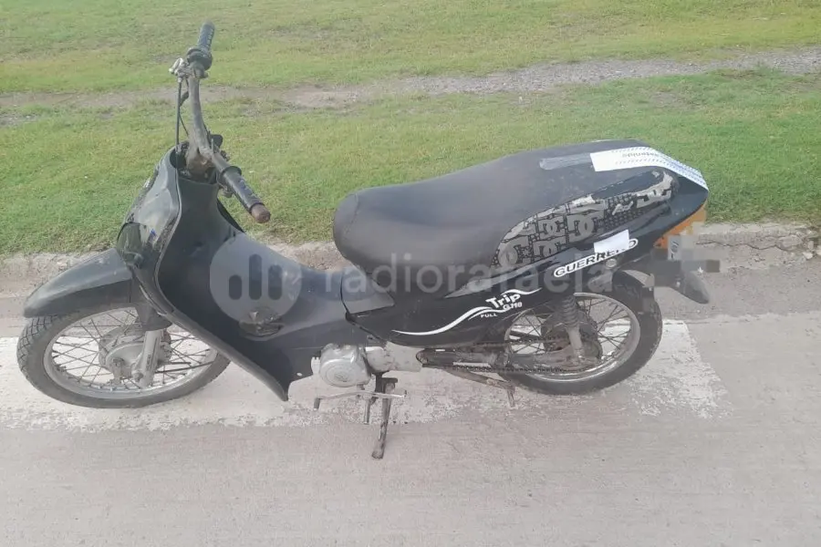 Encontraron una moto abandonada en Champagnat y Marini
