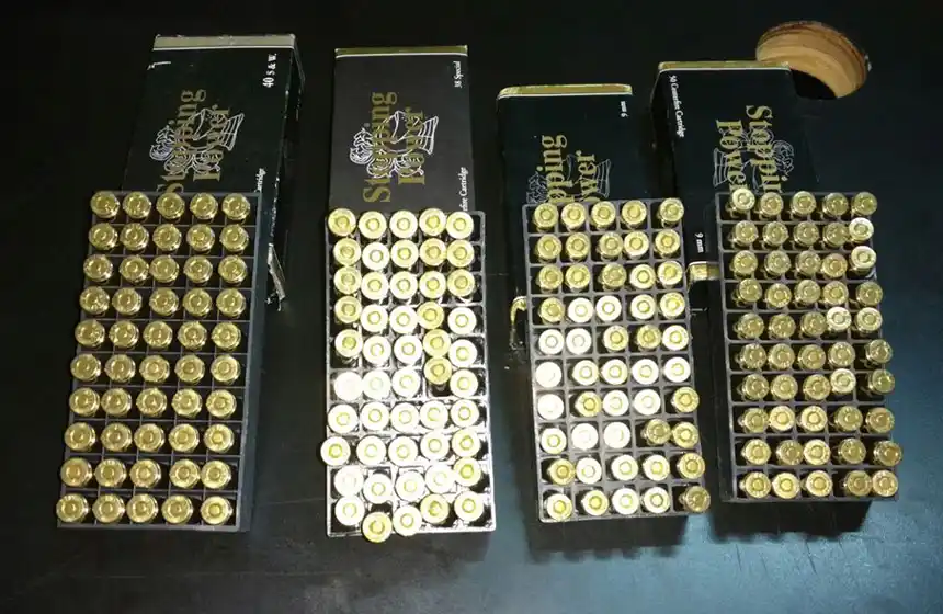 Tres detenidos con un arsenal en municiones