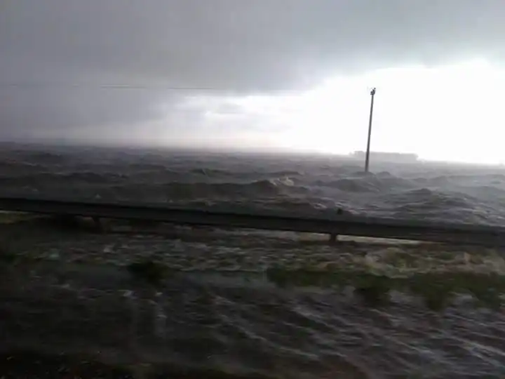 General Villegas bajo el agua: Evacuados, cortes de rutas y pérdidas millonarias