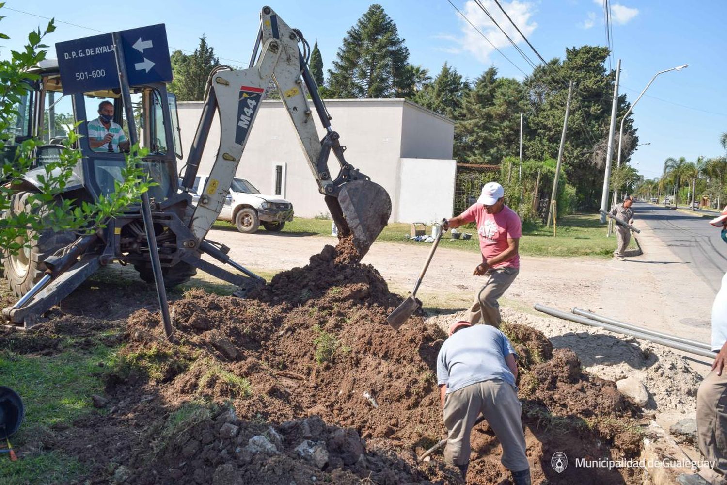 Realizan obras de extensión de agua potable en zona oeste