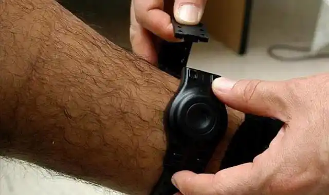 Seguridad: Realizarán una prueba piloto de tobilleras