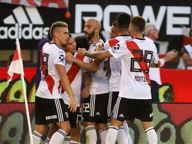 River frenó a Racing en el Monumental