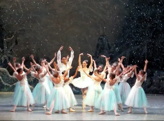 El ballet clásico lucha también contra la crisis del coronavirus