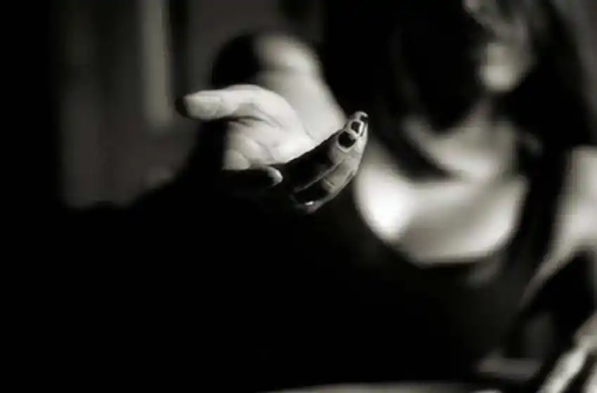 Viuda negra: lo durmió con drogas en el trago y le vació la casa