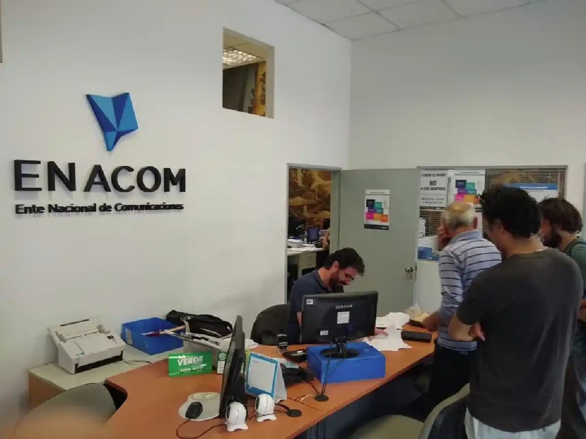 Piden investigar el uso de los fondos de Servicio Universal del ENACOM