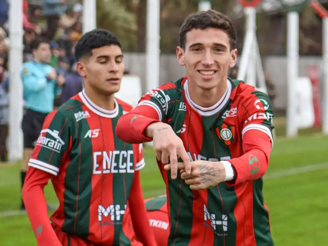 Ramiro Makarte celebrando el gol del triunfo (Foto: Edu Machado)