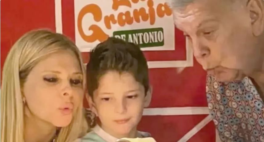 Fabiana Liuzzi y Luis Ventura junto a su hijo Antonito