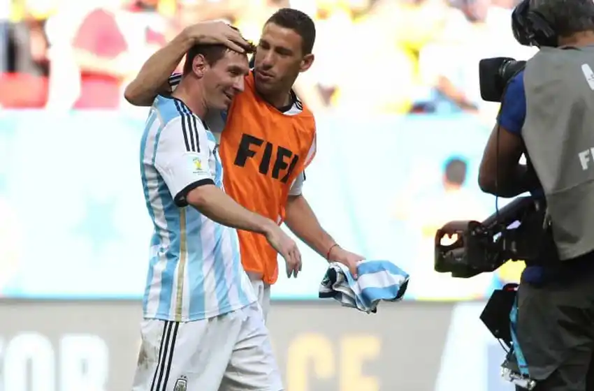 Maxi Rodríguez: «Si son algunos meses o un año, puedo llegar a esperarlo a Messi»