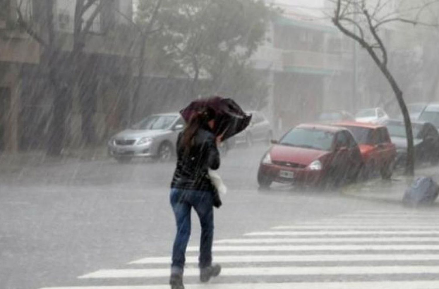 Tras un sábado de calor infernal llega la tormenta y baja la temperatura