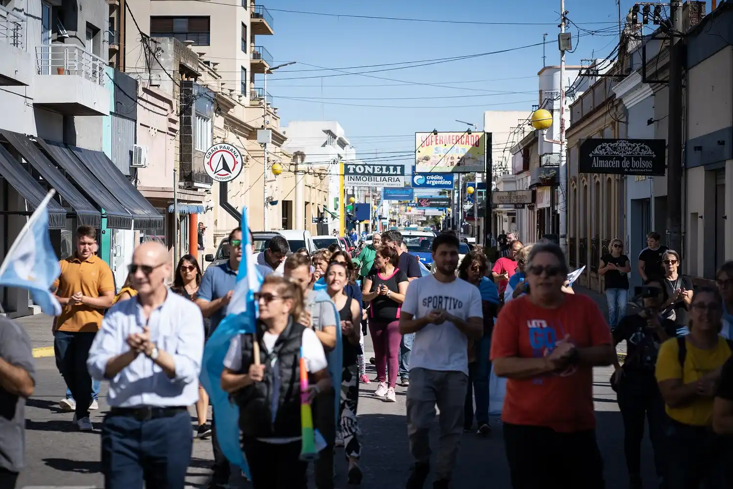 Salazar enacabeza la reunión de gabinete e instruyó a sus secretarios apra entablar un diálogo con los manifestantes. Foto: archivo La Opinión.