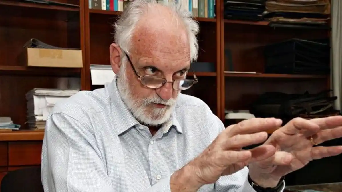 De Pablo dijo que se vienen dos años «de un poder político debilitado» que le pondrá «techo» a la economía