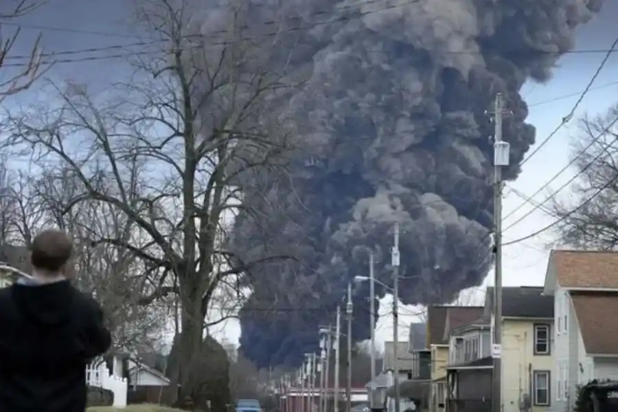 Un tren con químicos altamente tóxicos descarriló