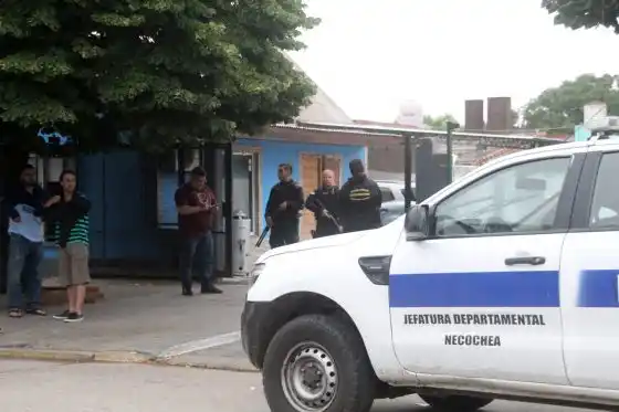 Una escalera en el fondo preparada para la fuga