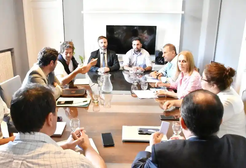 Azcué les pidió a todos los funcionarios declaración jurada de bienes y certificado de antecedentes