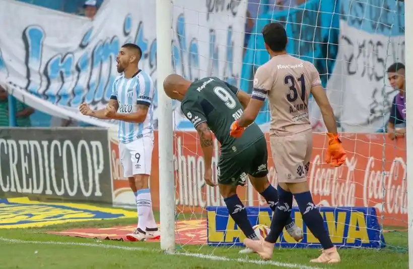 Atlético Tucumán goleó a Gimnasia y se ilusiona