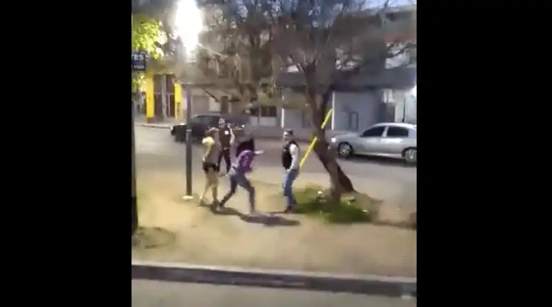 Video: Salvaje agresión de tres mujeres a un colectivero de la línea 603 en Florencio Varela