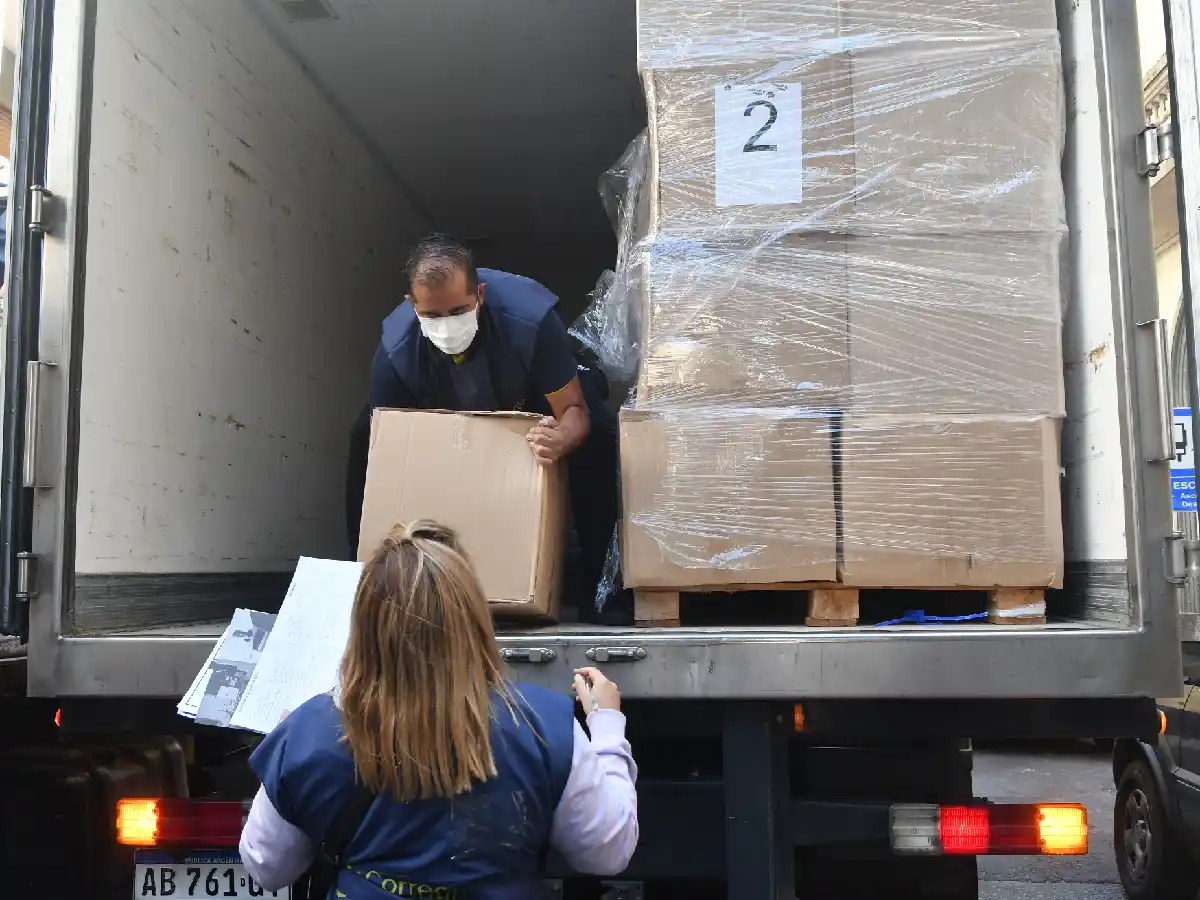 Avanza la distribución de más de 100 mil urnas en todo el país