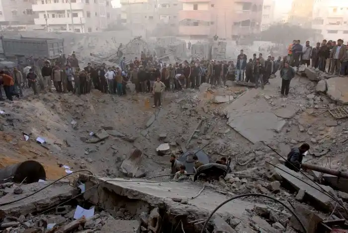 Lejos de una tregua, Gaza vivió otro día de bombardeos y muerte