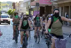 Realizaron una caravana para pedir que se apruebe el proyecto de legalización del aborto