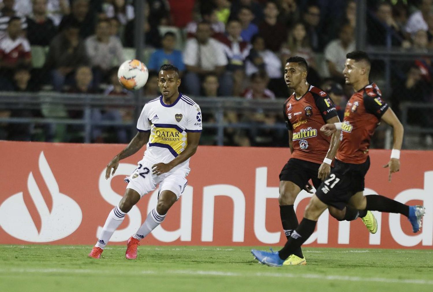 Boca dejó dos puntos en Caracas