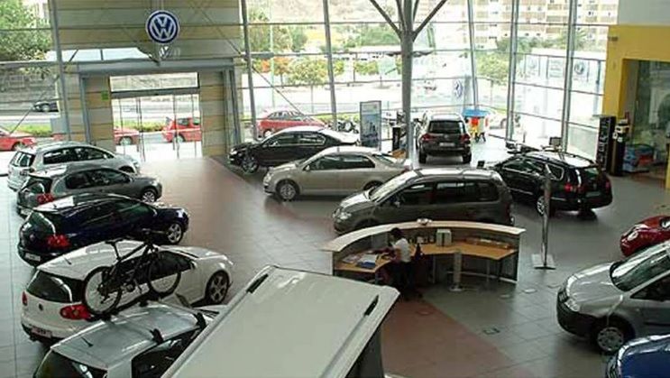 Ahora se requieren 5 meses más de trabajo para comprar un auto 0Km   